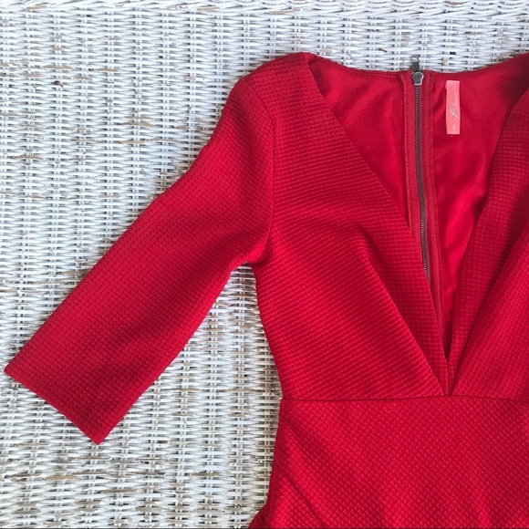 🆕NWOT {Blossom Couture} Plunging Neckline Textured Red Party Dress, Size 8 - Picture 4 of 9